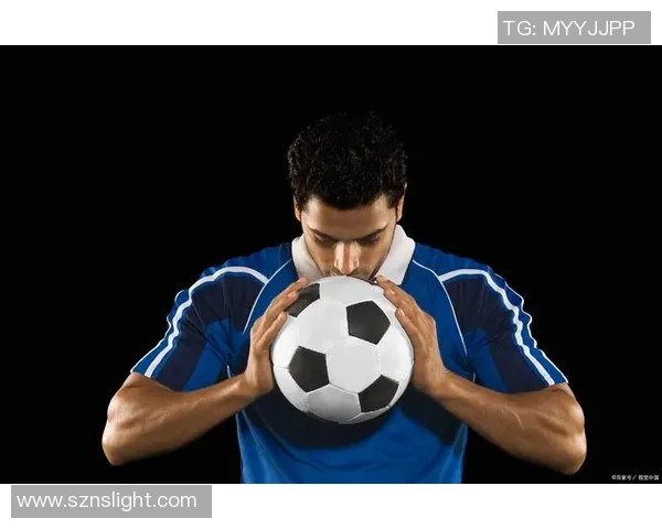 足球新闻特写：聚焦新赛季明星球员表现与战术变革的深度分析